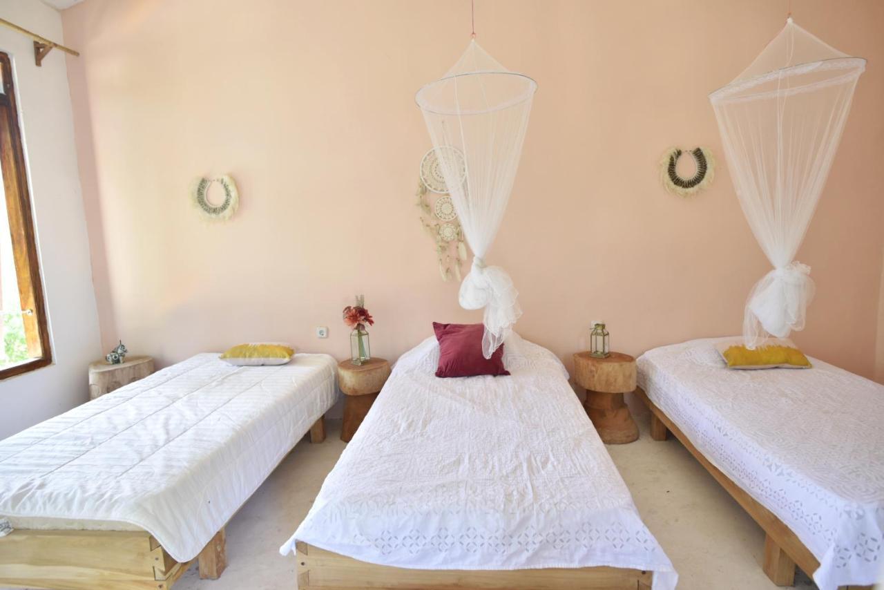 Lambo Homestay Waikabubak Luaran gambar